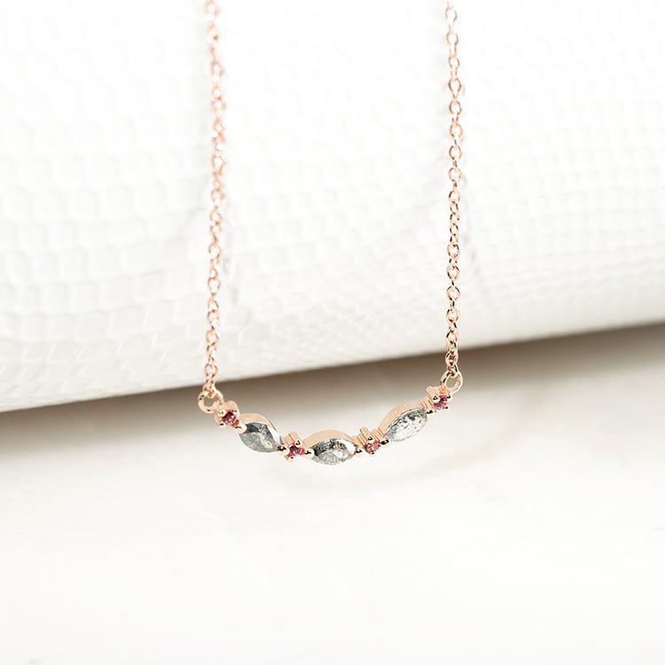 Náhrdelník s marquise salt and pepper diamanty a turmalíny Milli 132094