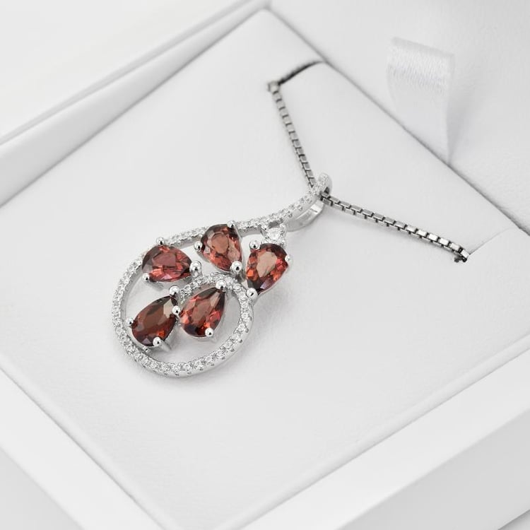 Granátový přívěsek 33753