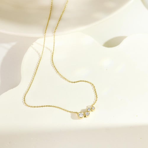 Moderní stříbrný náhrdelník s diamanty Viola