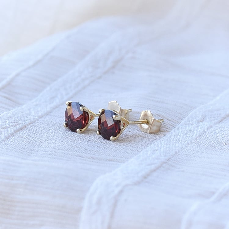 Zlaté náušnice s oválnými granáty 69832