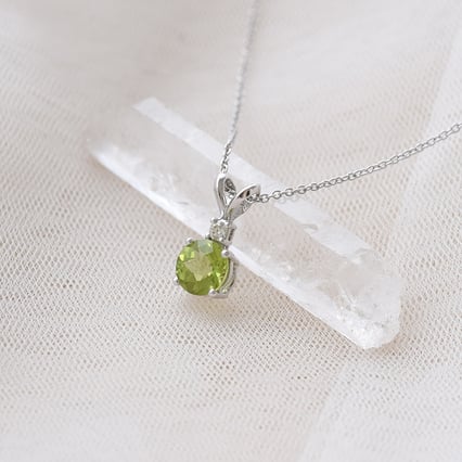 Zlatý přívěsek s olivínem a diamantem Emolyna