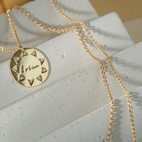 Stříbrný pozlacený přívěsek z kolekce #ZaNormalniHolky s gravírem I shine