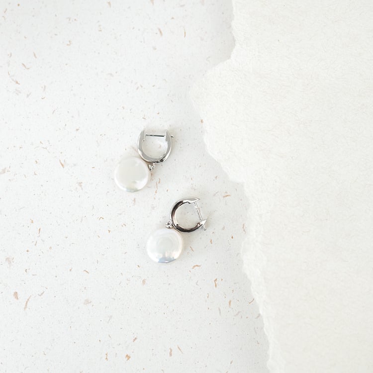 Stříbrné visací náušnice s perlami Elma 130434