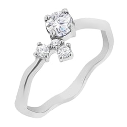 Stříbrný cluster prsten s moissanitem a lab-grown diamanty Roche