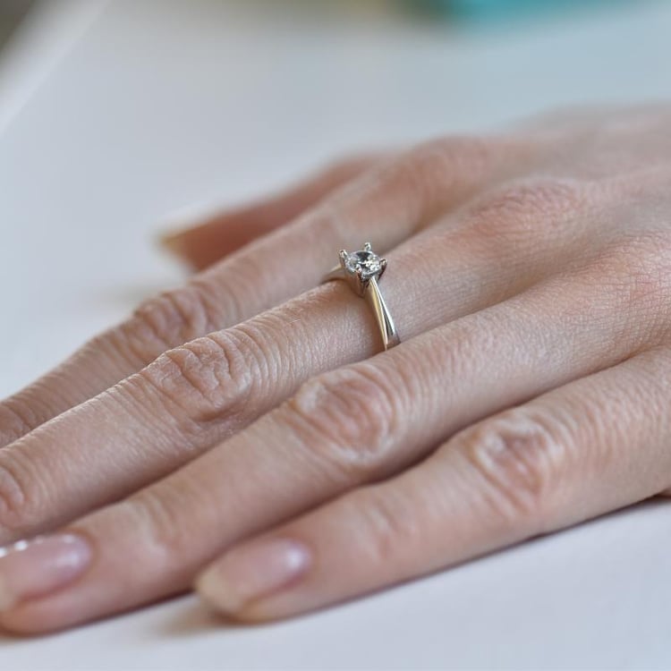 Prsten s diamantem 29202