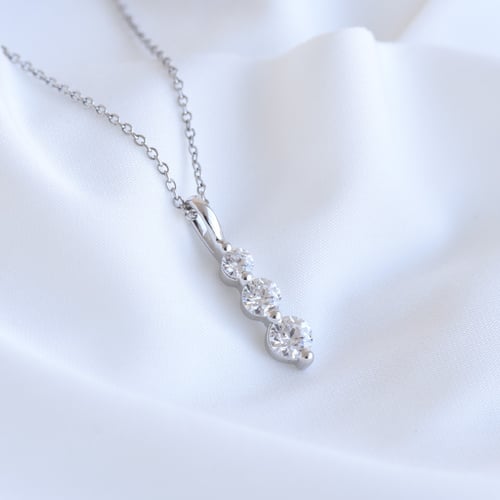 Přívěsek se zářivými diamanty Muireall