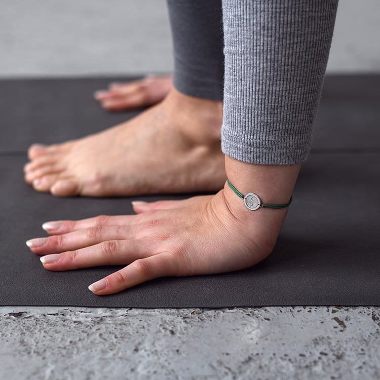 Provázkový jóga náramek se symbolem Jin Jang 134191