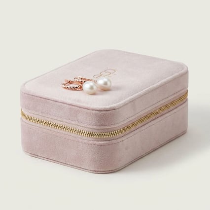 Stříbrné jednoduché visací náušnice s perlou Alfred