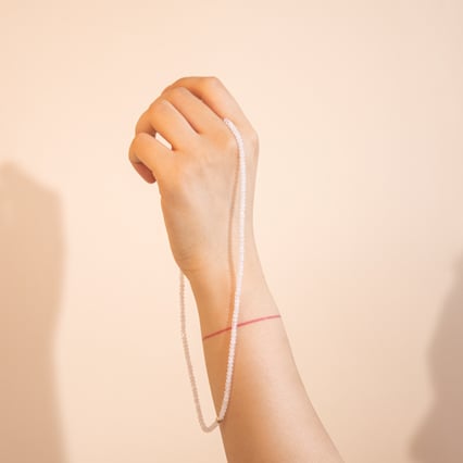 Stříbrný náhrdelník s růženinovými korálky Rosa