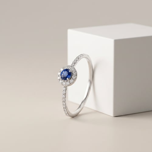 Stříbrný halo prsten s modrým safírem a lab-grown diamanty Lys