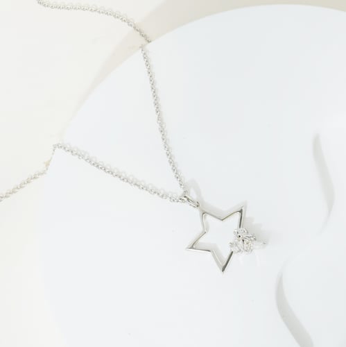 Zlatý přívěsek s lab-grown diamantem ve tvaru hvězdy Ryanna