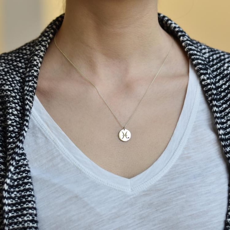 Stříbrný přívěsek se znamením a ametystem Ryby 103408