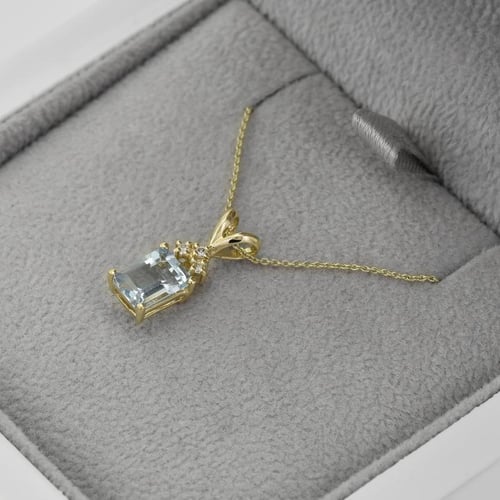 Zlatý přívěsek s akvamarínem a diamanty Deandra