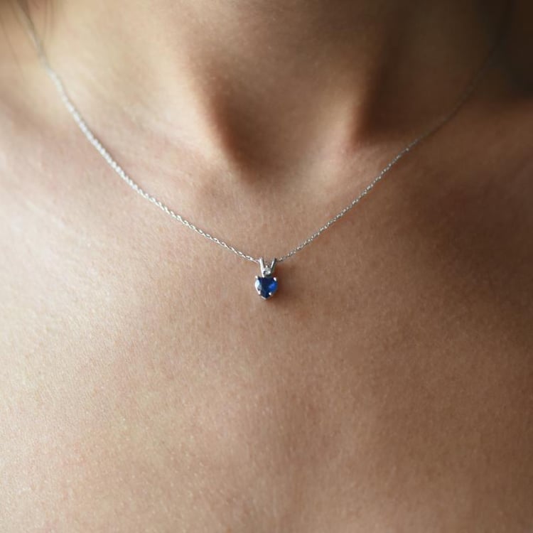 Safírový náhrdelník 13819