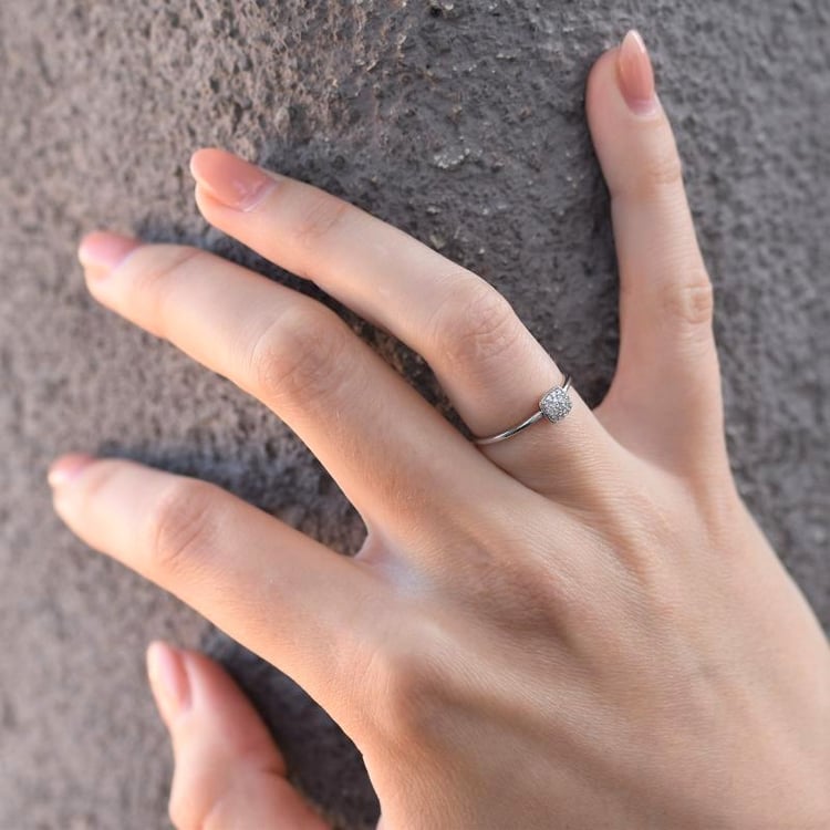 Zlatý prsten plný diamantů 106822