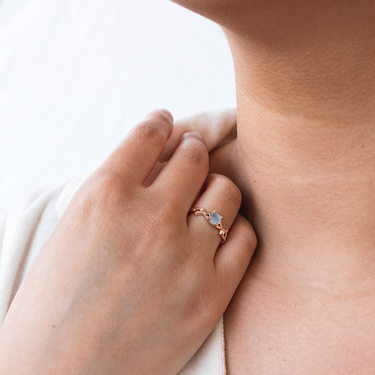 Prsten s cabochon akvamarínem a diamanty Makena 120018