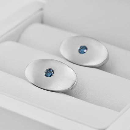 Platinové manžetové knoflíčky s modrými diamanty Obert