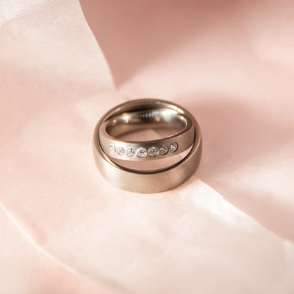 Titanové snubní prsteny s diamanty Dunn