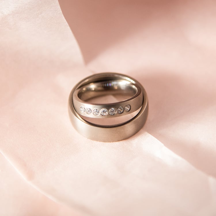 Titanové snubní prsteny s diamanty Dunn 107543