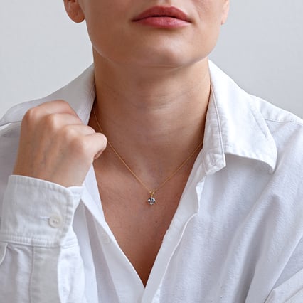 Akvamarínový přívěsek ze zlata Rafyna