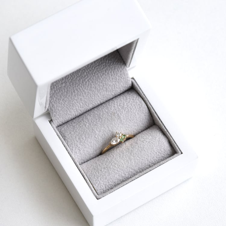 Prsten s drahokami 84395