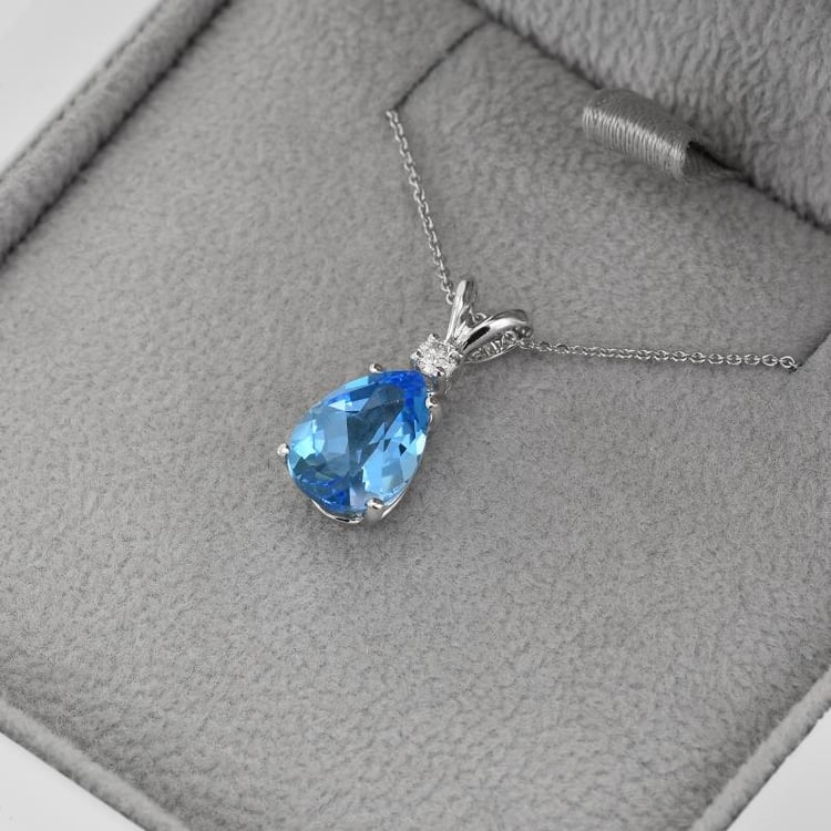 Náhrdelník s topazem 14767