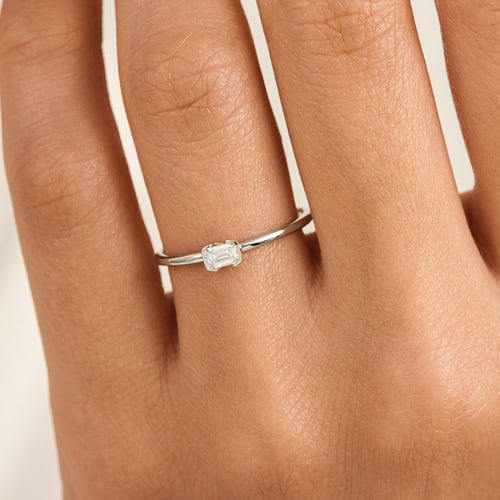 Minimalistický prsten ze stříbra s emerald diamantem Henrik