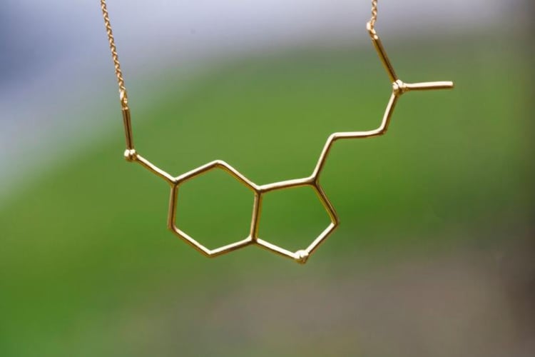 Pozlacený geometrický náhrdelník 7358