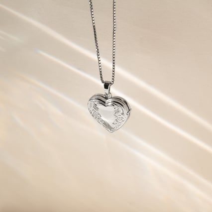 Stříbrný otevírací medailon srdce Hugh