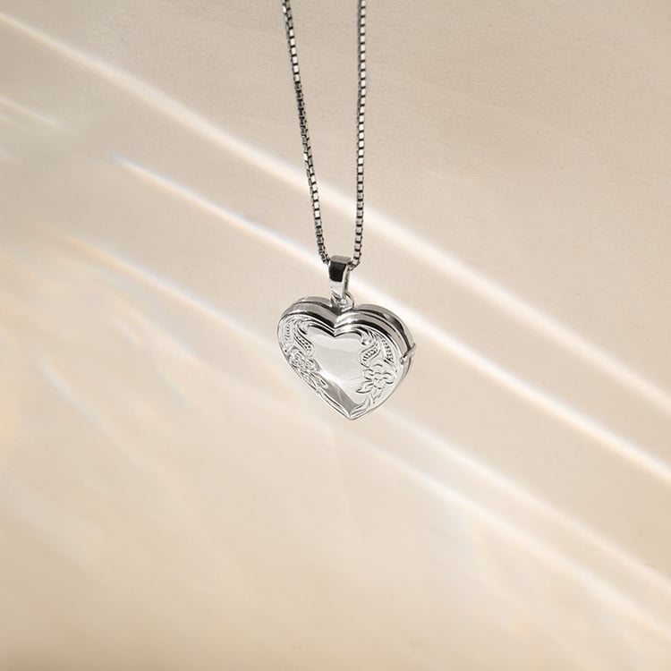 Stříbrný otevírací medailon srdce 140323