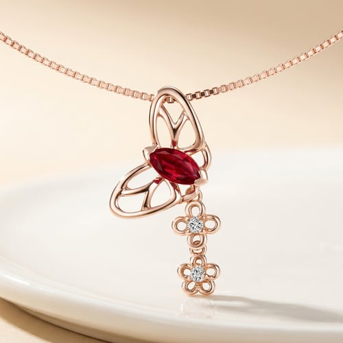 Rubínový přívěsek s diamanty ve tvaru motýla Papillon