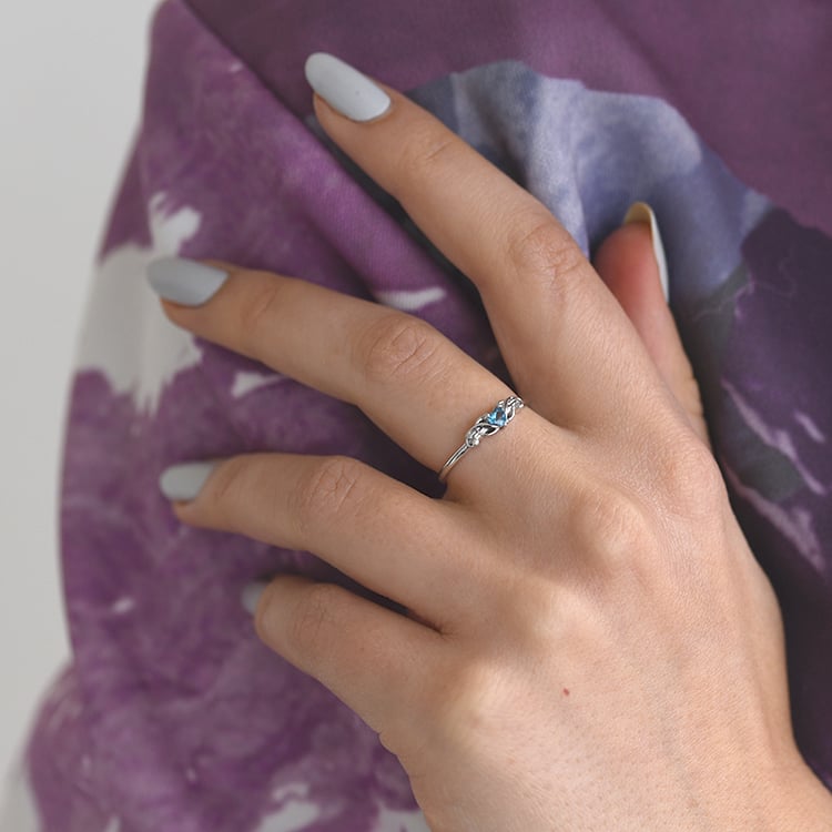 Prsten s topazovým srdcem a houslovými klíči Akant 60774