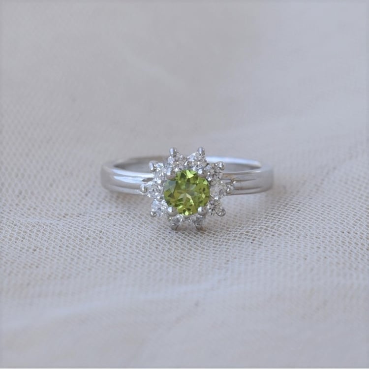 Prsten s olivínem 65860