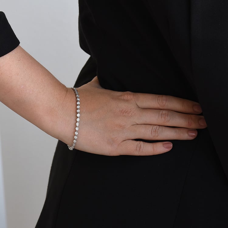 Stříbrný náramek s třpytivými lab-grown diamanty Jago 108032