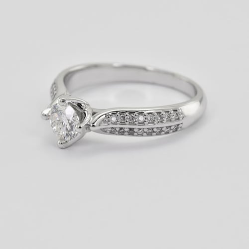 Zásnubní prsten s moissanitem a lab-grown diamanty Katynie