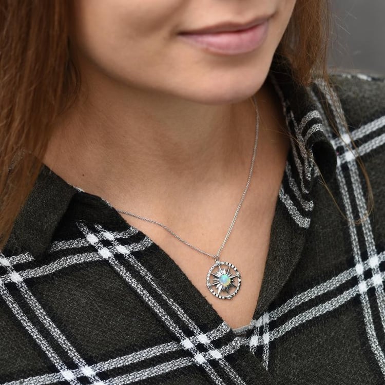 Zlatý náhrdelník kompas s přírodním opálem 48264