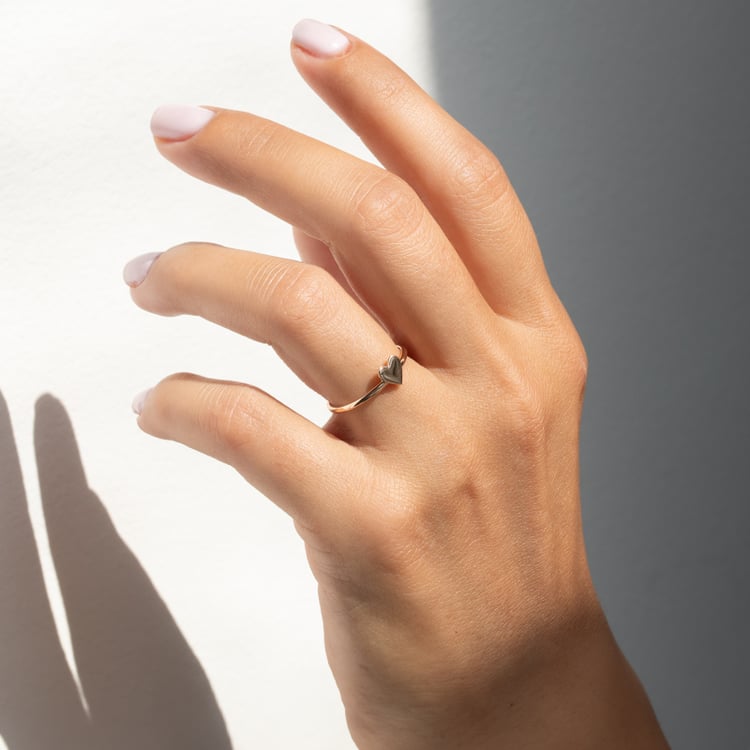 Zlatý prsten minimal se srdíčkem Ottilie 140593