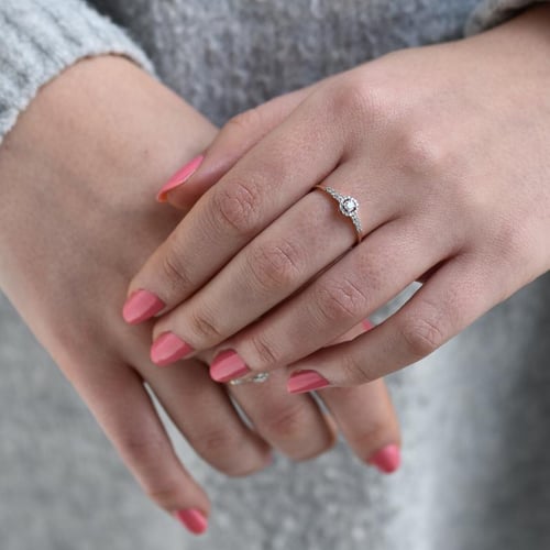Zlatý halo prsten s lab-grown diamanty Mourise