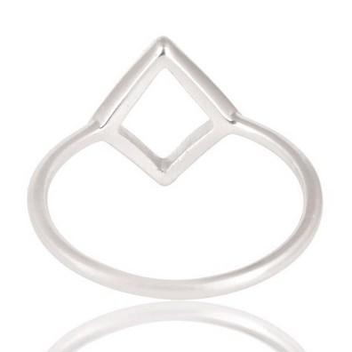 Prstýnek ze stříbra 8919