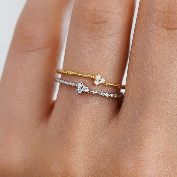 Stříbrný diamantový prsten s tepaným povrchem Milan 157788