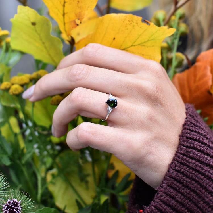 Zásnubní prsten se zeleným turmalínem a diamanty Eulla 19938