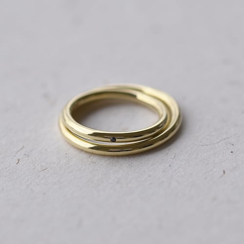 Zlaté minimalistické snubní prsteny s černým diamantem Alays