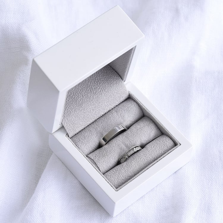 Snubní prsteny z bílého zlata s diamanty 84469