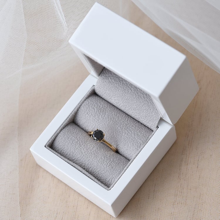 Zlatý zásnubní prsten 72238