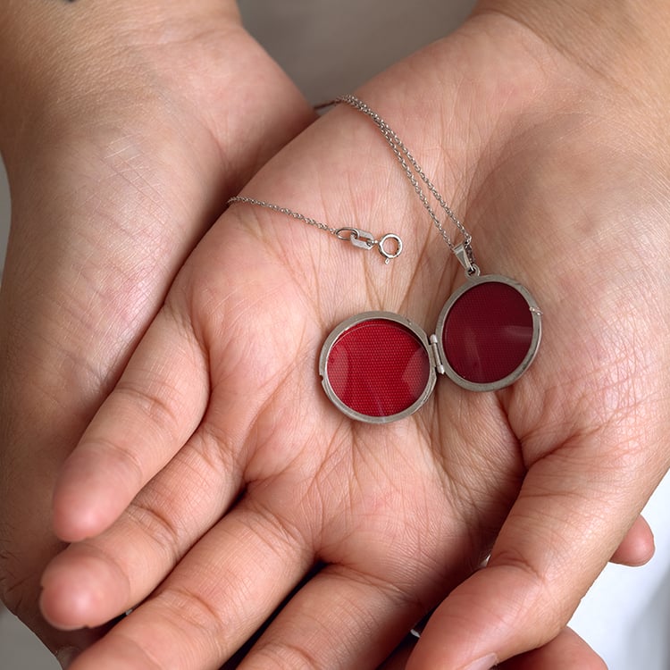 Stříbrný otevírací medailon 129367