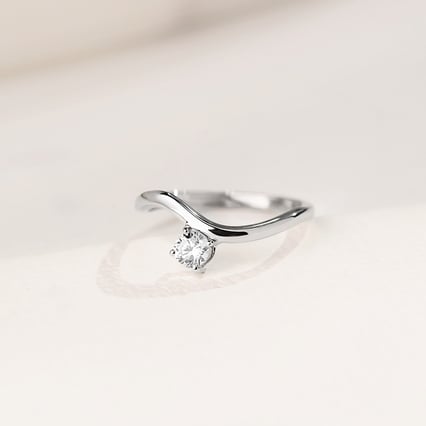 Zásnubní prsten s moissanitem s výběrem velikosti Lyra