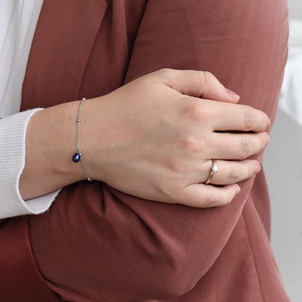 Náramek ze stříbra s černou perlou Jerrik