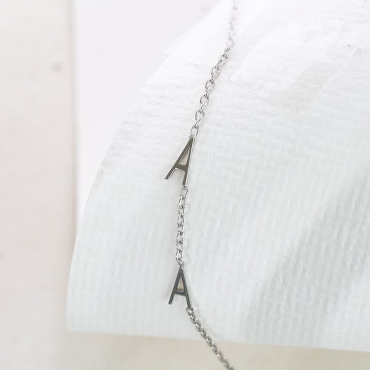 Stříbrný náramek se 2 písmenky podle vaší volby Annika 124526