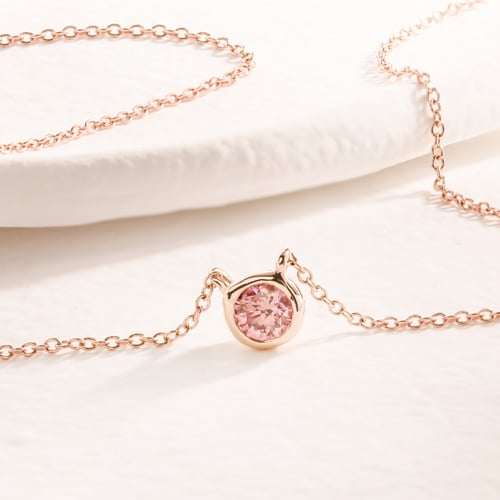 Bezel náhrdelník s IGI certifikovaným lab-grown růžovým diamantem Jonie