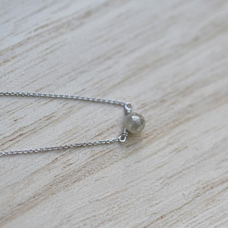 Zlatý náhrdelník 37029